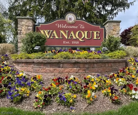 9 Franklin Pl, Wanaque Boro, NJ 07420 photo 16
