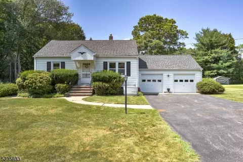 6 Birchwood Ln, Boonton, NJ 07005