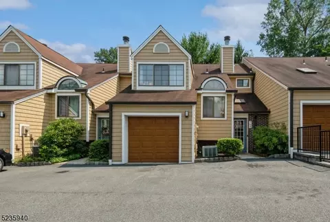 704 John Ct, Mine Hill, NJ 07803