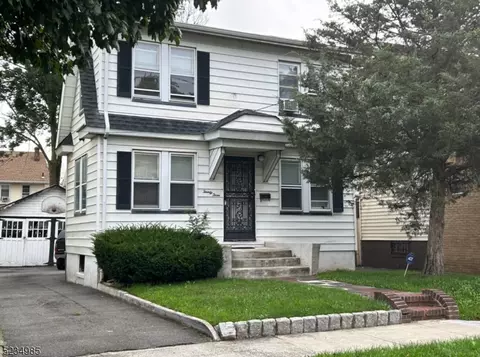 23 Fleetwood Pl, Newark, NJ 07106