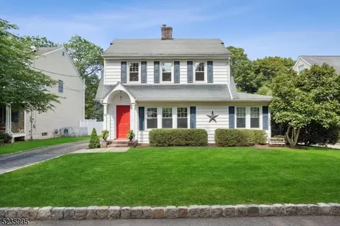 6 Oak Ct, Madison, NJ 07940
