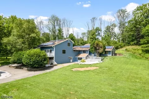 153 Hollow Brook Rd, Califon, NJ 07830