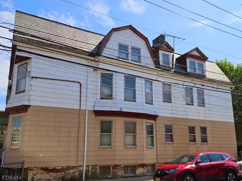 114 N 5th St, Harrison, NJ 07029