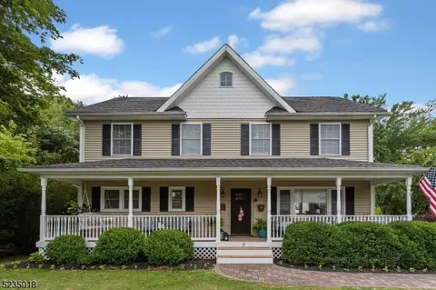 9 W Maple Ave, Roxbury Twp, NJ 07876