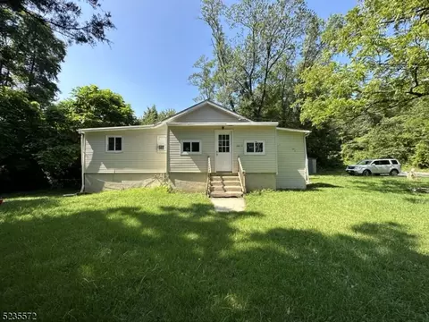 501 Coal Rd, Berlin, NJ 08009