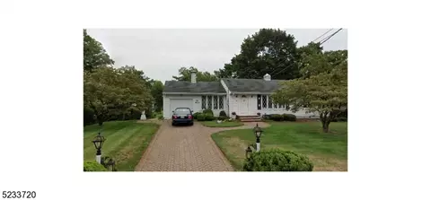 111 Wilson Rd, East Franklin, NJ 08873