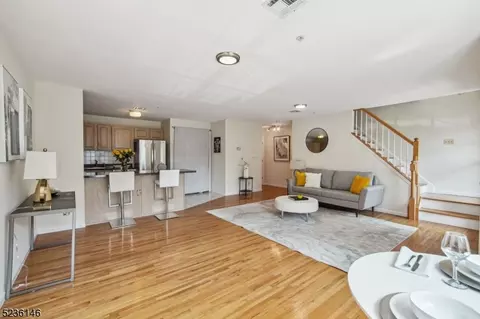 82 Union St, Newark, NJ 07105