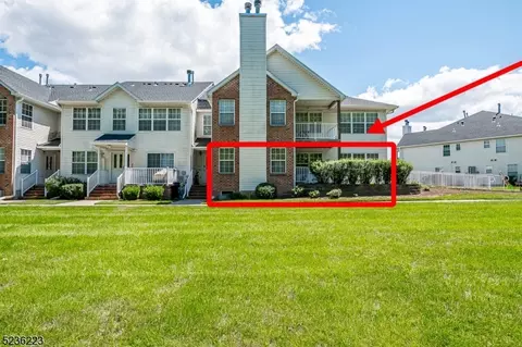221 Vasser Dr, Piscataway, NJ 08854
