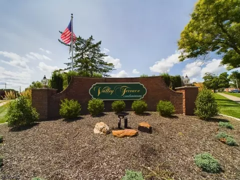 21 Hinchman Ave #1B, Wayne, NJ 07470
