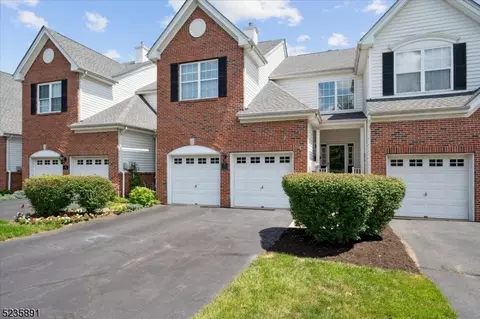 37 Surrey Ln, Flemington, NJ 08822