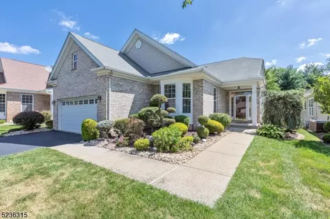 77 Crescent Way, Monroe Township, NJ 08831