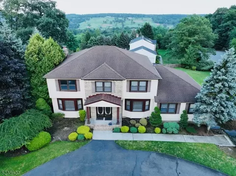 5 Slayback Ter, West Orange, NJ 07052
