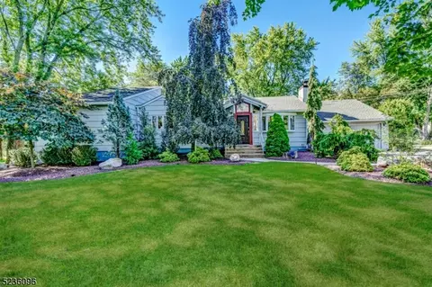 62 Vones Ln, Raritan, NJ 08869