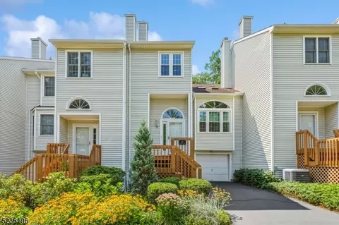 10 Ryan Ln, Lincoln Park, NJ 07035