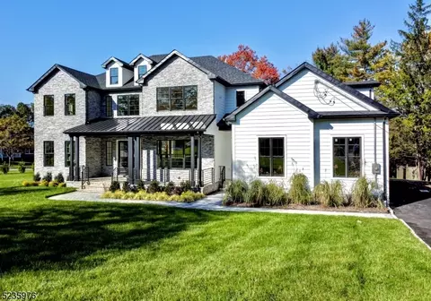 54 Morningside Dr, Livingston, NJ 07039