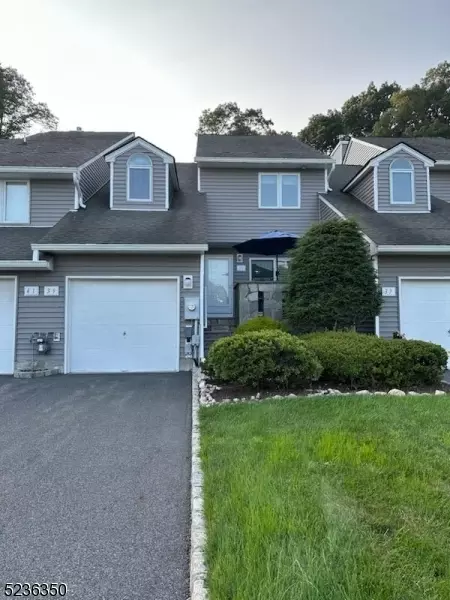 39 Lapis Cir, West Orange, NJ 07052