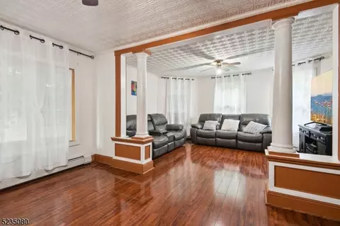 94 Rockland St, Paterson, NJ 07501