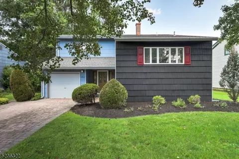 7 Schoolhouse Ln, Somerville, NJ 08876