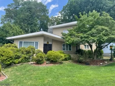 50 Macarthur Dr, Clifton, NJ 07013