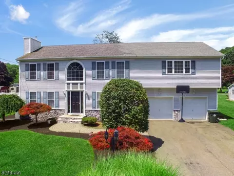 17 Third St, Mount Olive, NJ 07828