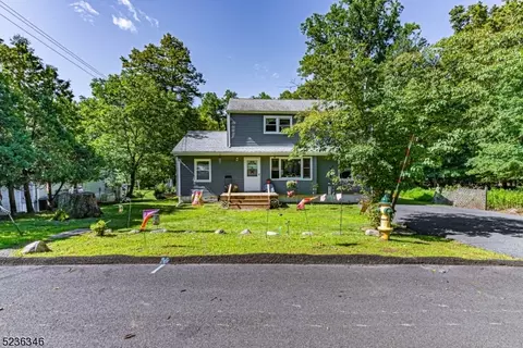 36 S Brookside Dr, Rockaway, NJ 07866