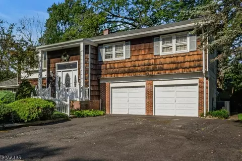 37 Valley Vale Dr, Old Bridge, NJ 08857