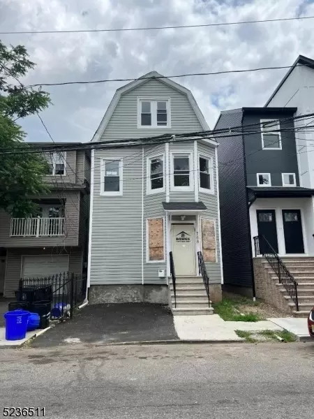 768 S 17th St, Newark, NJ 07103