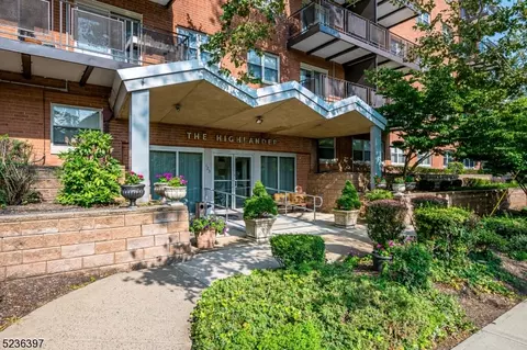 123 S Adelaide Ave #B, Highland Park, NJ 08904