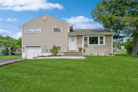 19 Richard St, Dover, NJ 07801