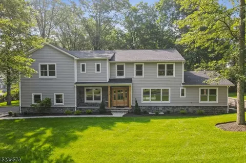 39 Robin Hood Ln, Chatham Twp, NJ 07928