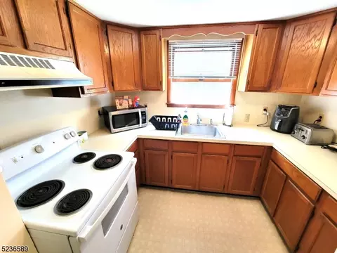89 Hillside Ave, Dover, NJ 07801 photo 5