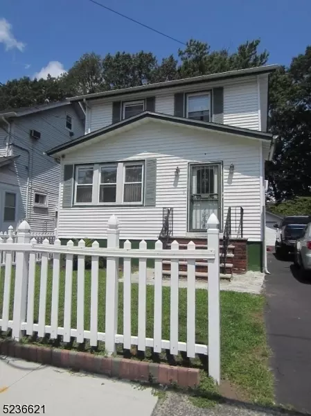 9 Vailsburg Ter, Newark, NJ 07106