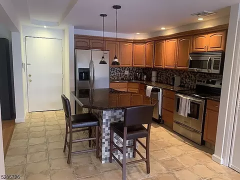 2001 Grand Ave #3G, North Bergen, NJ 07047