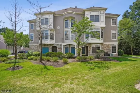 629 Binghampton Ln #629, Livingston, NJ 07039