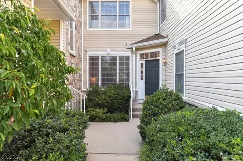 6 Oconnor Cir, West Orange, NJ 07052