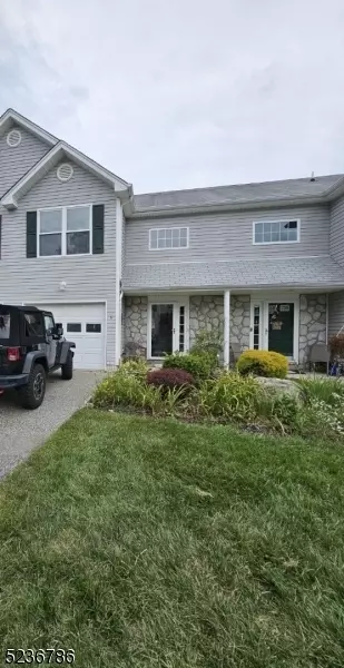 6 Magnolia Ln, Hamburg, NJ 07419