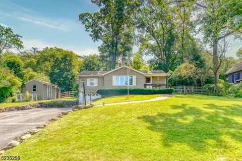 43 Lake Shore Rd E, Hardyston, NJ 07460