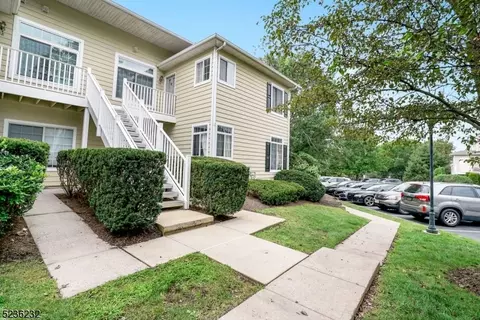 74 Wescott Rd, Bedminster, NJ 07921