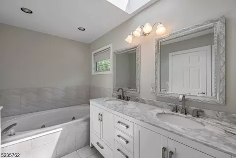 70 Andover Dr, Wayne, NJ 07470 photo 16