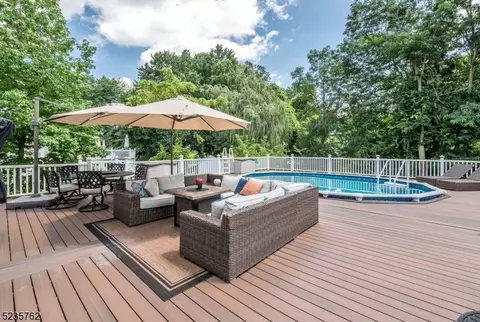70 Andover Dr, Wayne, NJ 07470 photo 23