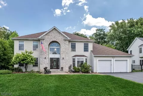 70 Andover Dr, Wayne, NJ 07470