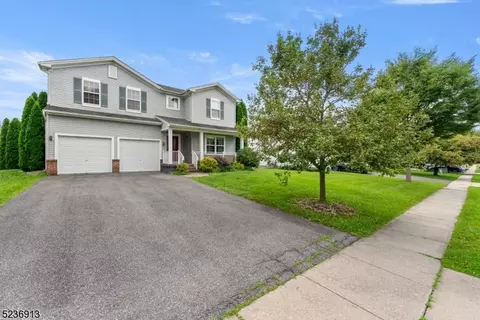 21 Lambert St, Washington, NJ 07882