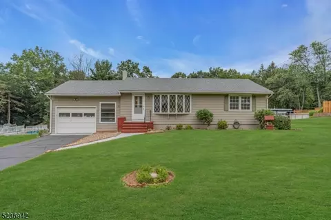 17 Huyler Rd, Somerville, NJ 08876