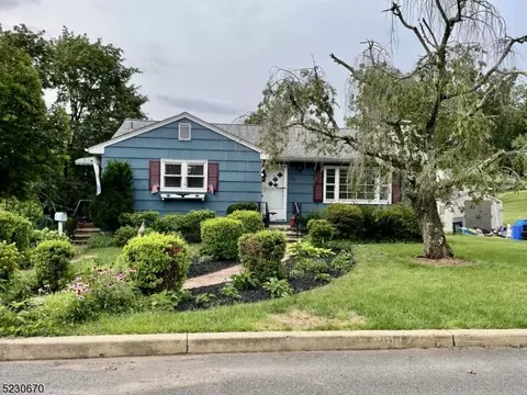 803 New York Ave, Raritan, NJ 08869