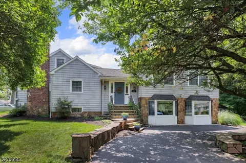 102 Dickson Dr, Westfield, NJ 07090