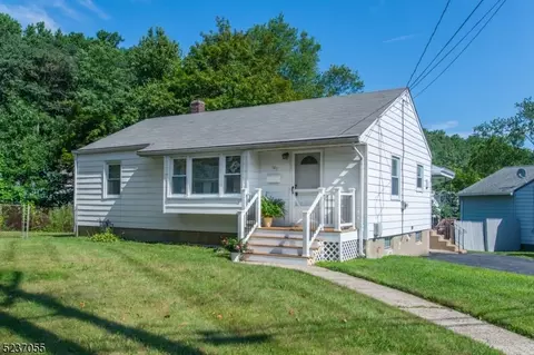 127 Brook Dr, Dover, NJ 07801