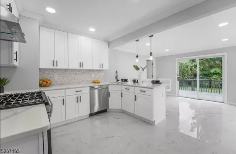138 Merrill Rd, Clifton, NJ 07012