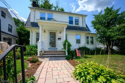 22 W Roselle Ave, Roselle Park, NJ 07204