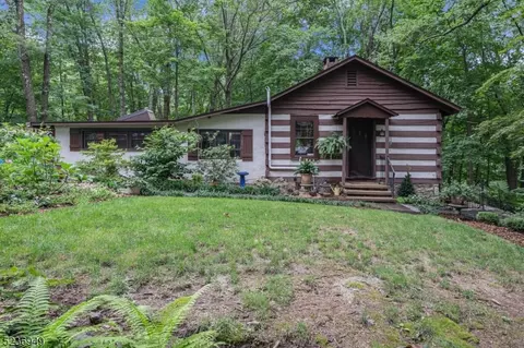 28 Cregar Ave, High Bridge, NJ 08829