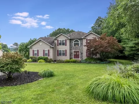 2 Anderson Ln, Sparta, NJ 07871